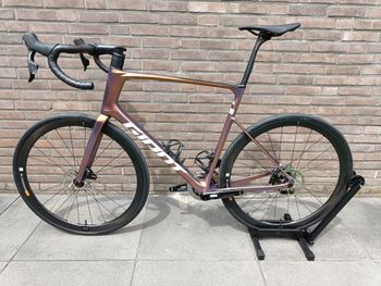 Brugt Giant Defy Advanced Pro 1 2025 2025 Road & Gravel — billede 4 af 19