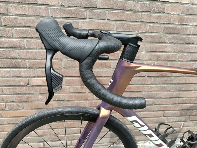 Brugt Giant Defy Advanced Pro 1 2025 2025 Road & Gravel — billede 18 af 19