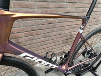 Brugt Giant Defy Advanced Pro 1 2025 2025 Road & Gravel — billede 11 af 19