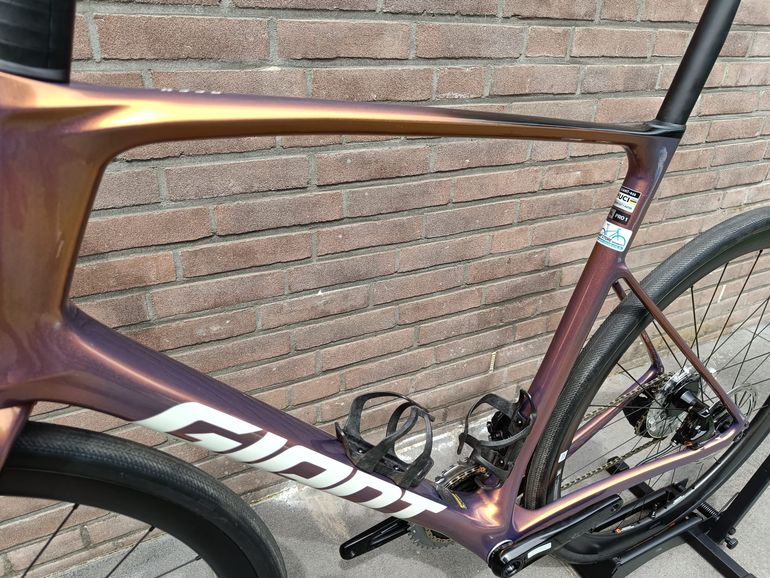 Brugt Giant Defy Advanced Pro 1 2025 2025 Road & Gravel — billede 11 af 19