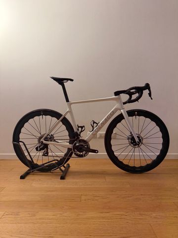 Colnago V4Rs Sram Red ETap AXS 2024 Road & Gravel usato