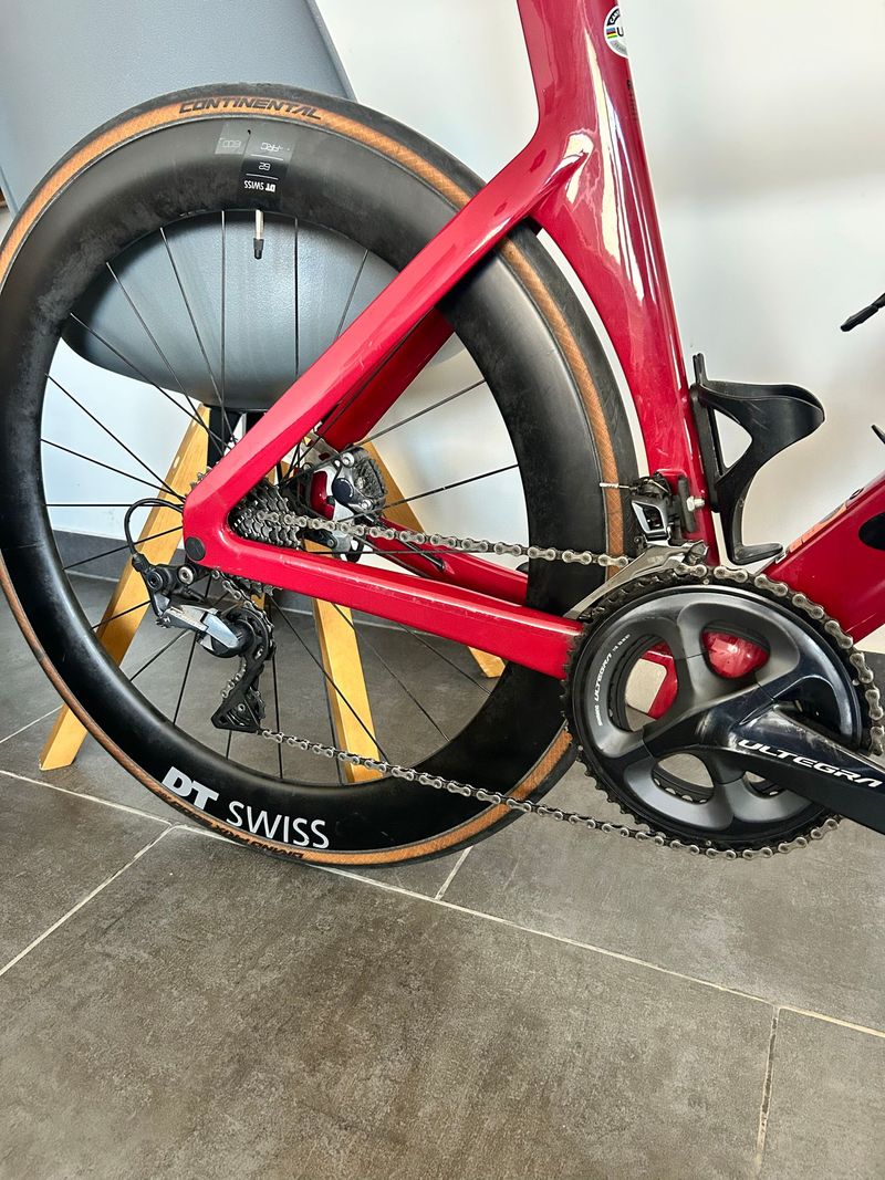 Used Canyon Aeroad CF SL 8 2024 2024 Road & Gravel, Red — image 4 of 9