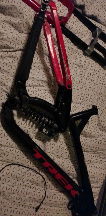 Used Trek Session 88 DH 27.5 2017 Frameset 2017 Mountainbike, Black, 27.5 — image 3 of 3