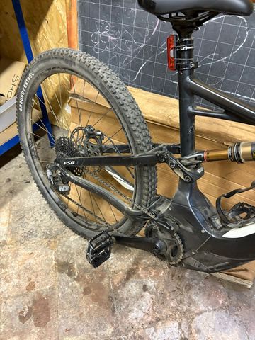 Używany Specialized Turbo Levo Comp Fat 2017 2017 Mountainbike — zdjęcie 3 z 6