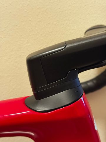 Used Specialized Tarmac Shimano Ultegra Di2 2024 Road & Gravel, Red — image 6 of 12