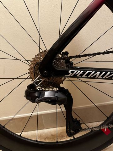 Used Specialized Tarmac Shimano Ultegra Di2 2024 Road & Gravel, Red — image 4 of 12