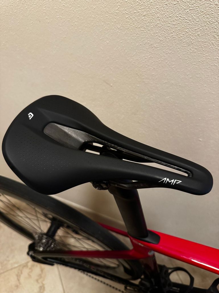 Used Specialized Tarmac Shimano Ultegra Di2 2024 Road & Gravel, Red — image 5 of 9
