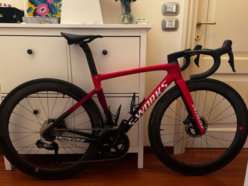 Used Specialized Tarmac Shimano Ultegra Di2 2024 Road & Gravel, Red — image 1 of 12