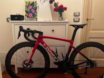 Used Specialized Tarmac Shimano Ultegra Di2 2024 Road & Gravel, Red — image 2 of 12