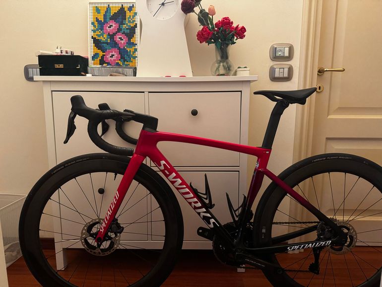 Used Specialized Tarmac Shimano Ultegra Di2 2024 Road & Gravel, Red — image 2 of 9