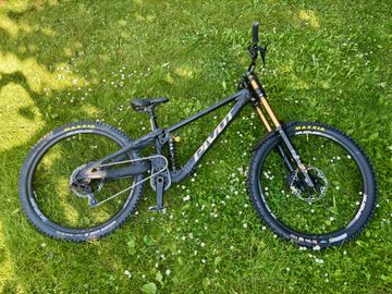 Used Pivot Phoenix SRAM GX 2025 Mountainbike, Black — image 1 of 7