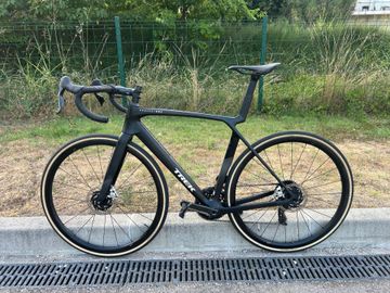 Trek Madone SLR 9 AXS Gen 8 2025 2025 Road & Gravel d'occasion