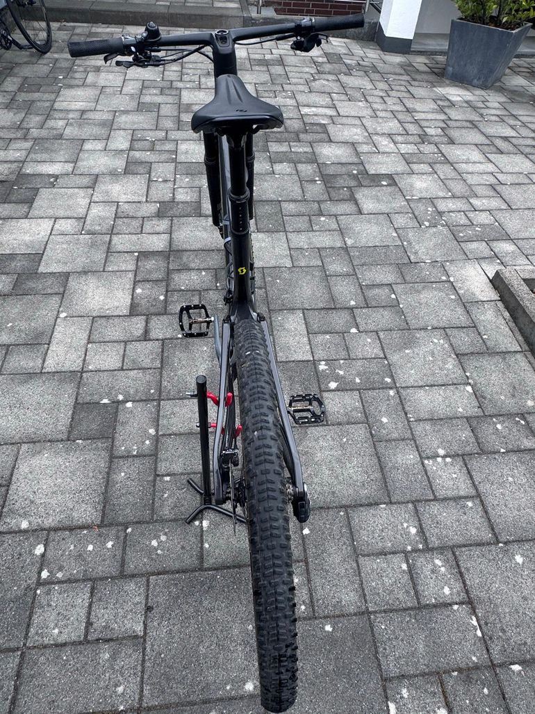 Scott Spark RC Team Issue 2023 2023 Mountainbike usato, Nero — immagine 3 di 12