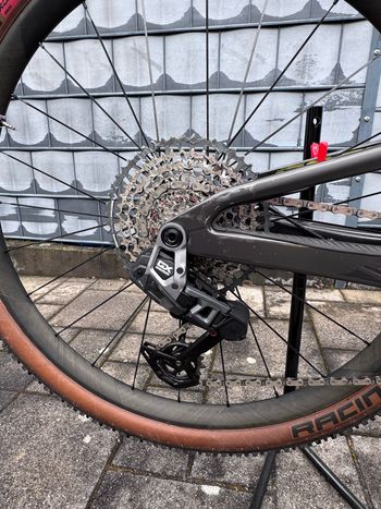 Scott Spark RC Team Issue 2023 2023 Mountainbike usato, Nero — immagine 8 di 12
