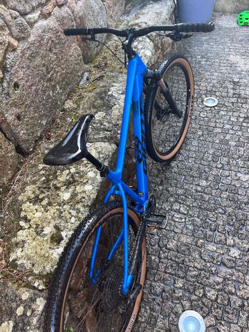 Used Giant Talon 1 2025 2025 Mountainbike, Blue, 27.5, 29 — image 5 of 14