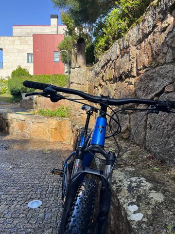 Used Giant Talon 1 2025 2025 Mountainbike, Blue, 27.5, 29 — image 13 of 14