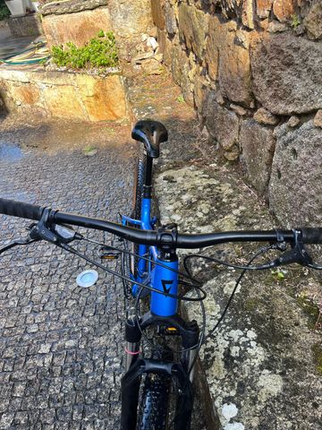Used Giant Talon 1 2025 2025 Mountainbike, Blue, 27.5, 29 — image 10 of 14