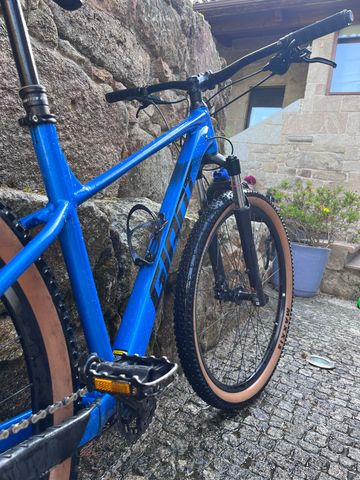 Used Giant Talon 1 2025 2025 Mountainbike, Blue, 27.5, 29 — image 12 of 14