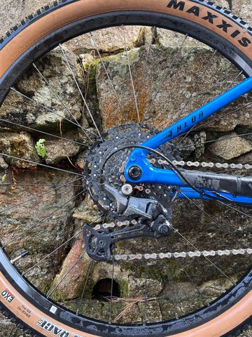 Used Giant Talon 1 2025 2025 Mountainbike, Blue, 27.5, 29 — image 11 of 14