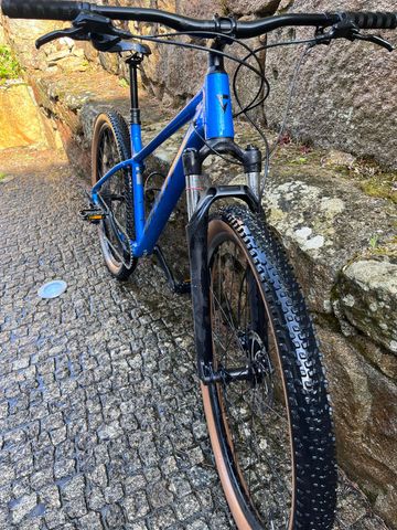 Used Giant Talon 1 2025 2025 Mountainbike, Blue, 27.5, 29 — image 7 of 14