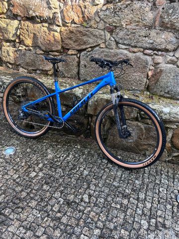 Used Giant Talon 1 2025 2025 Mountainbike, Blue, 27.5, 29 — image 8 of 14