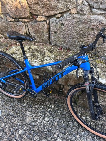 Used Giant Talon 1 2025 2025 Mountainbike, Blue, 27.5, 29 — image 9 of 14