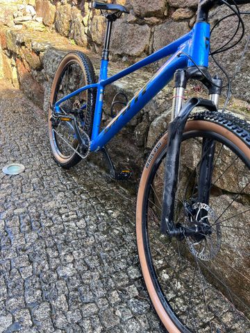 Used Giant Talon 1 2025 2025 Mountainbike, Blue, 27.5, 29 — image 6 of 14