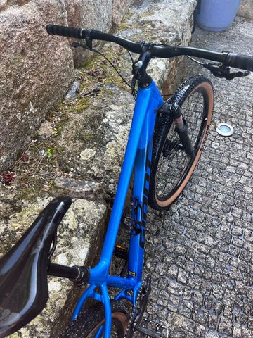 Used Giant Talon 1 2025 2025 Mountainbike, Blue, 27.5, 29 — image 3 of 14