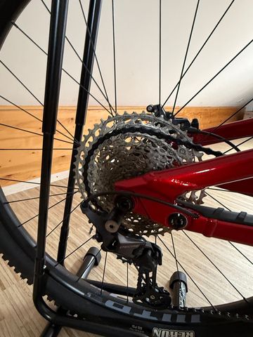 Cannondale Habit 4 2024 2024 Mountainbike de segunda mano, Rojo — imagen 4 de 5