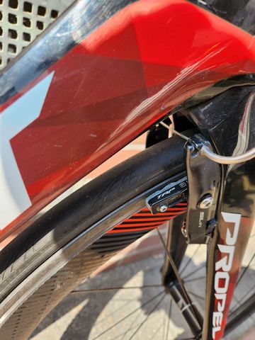 Used Giant Propel Advanced 1 2017 2017 Road & Gravel, Red — image 5 of 11
