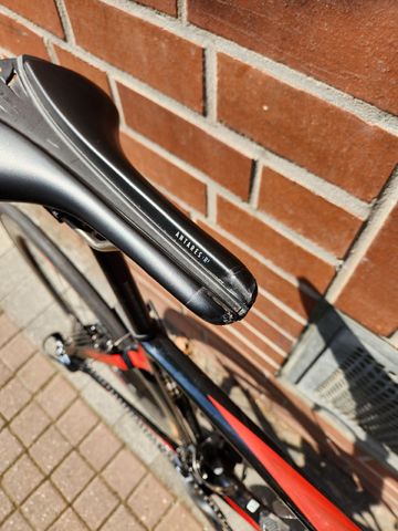 Used Giant Propel Advanced 1 2017 2017 Road & Gravel, Red — image 8 of 11