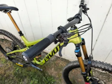 Used Pivot SWITCHBLADE Pro XT/XTR 2023 2023 Mountainbike, Green, 29 — image 7 of 16