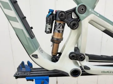 Used Pivot 2026 Pivot Trailcat LT Frameset - Medium Frameset 2026 Mountainbike, Green — image 4 of 9