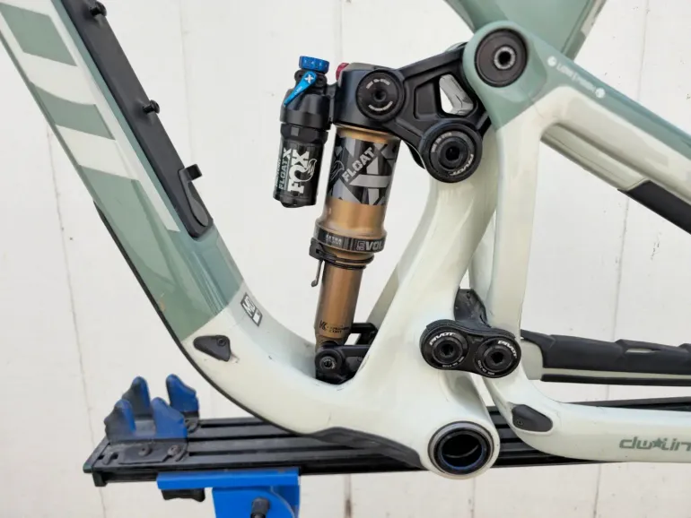 Used Pivot 2026 Pivot Trailcat LT Frameset - Medium Frameset 2026 Mountainbike, Green — image 4 of 9