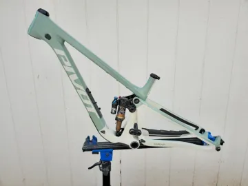 Used Pivot 2026 Pivot Trailcat LT Frameset - Medium Frameset 2026 Mountainbike, Green — image 2 of 9