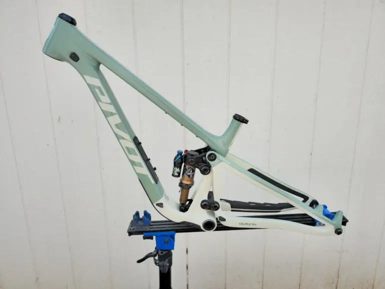 Used Pivot 2026 Pivot Trailcat LT Frameset - Medium Frameset 2026 Mountainbike, Green — image 2 of 9