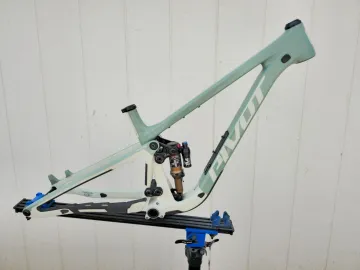 Used Pivot 2026 Pivot Trailcat LT Frameset - Medium Frameset 2026 Mountainbike, Green — image 1 of 9