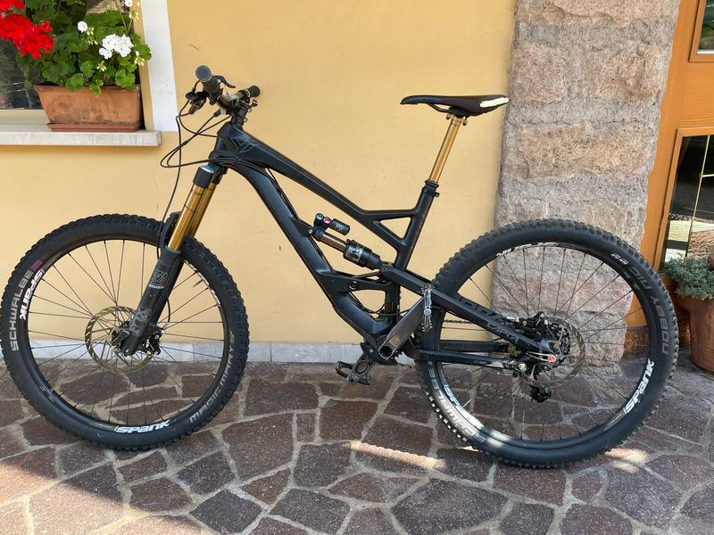 Käytetty YT Industries Capra SRAM GX 2016 MTB