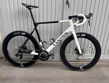 Tweedehands Canyon Ultimate CF SL 8 Aero 2024 2024 Road & Gravel