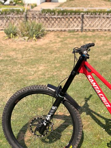 Brugt Santa Cruz V10 SRAM GX 2024 2024 Mountainbike — billede 3 af 5