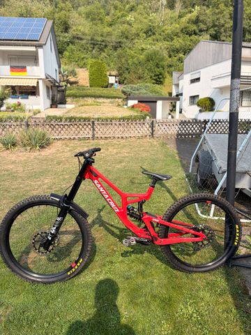 Brugt Santa Cruz V10 SRAM GX 2024 2024 Mountainbike — billede 1 af 5