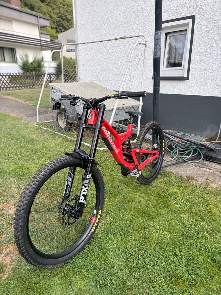 Brugt Santa Cruz V10 SRAM GX 2024 2024 Mountainbike — billede 4 af 5