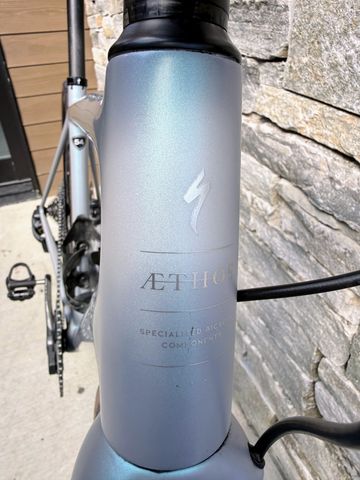 Used Specialized Aethos 2021 Road & Gravel, Light Gray — image 4 of 18