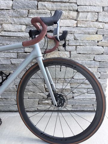 Used Specialized Aethos 2021 Road & Gravel, Light Gray — image 2 of 18