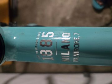 Used Bianchi Sora 2022 Road & Gravel, Blue — image 4 of 5