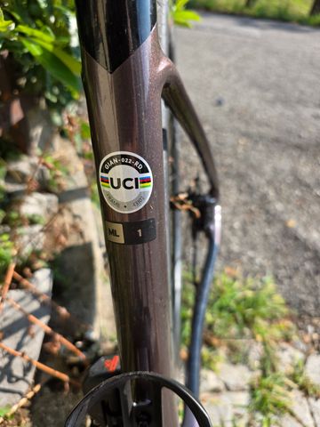 Giant Defy Advanced Pro 2 Di2 2023 2023 Road & Gravel usato, Viola — immagine 6 di 6