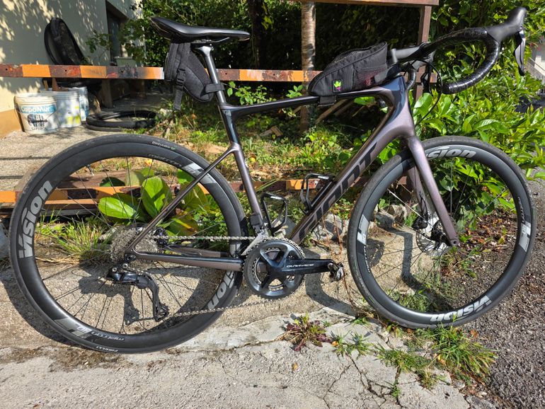 Brugt Giant Defy Advanced Pro 2 Di2 2023 2023 Road & Gravel — billede 1 af 6
