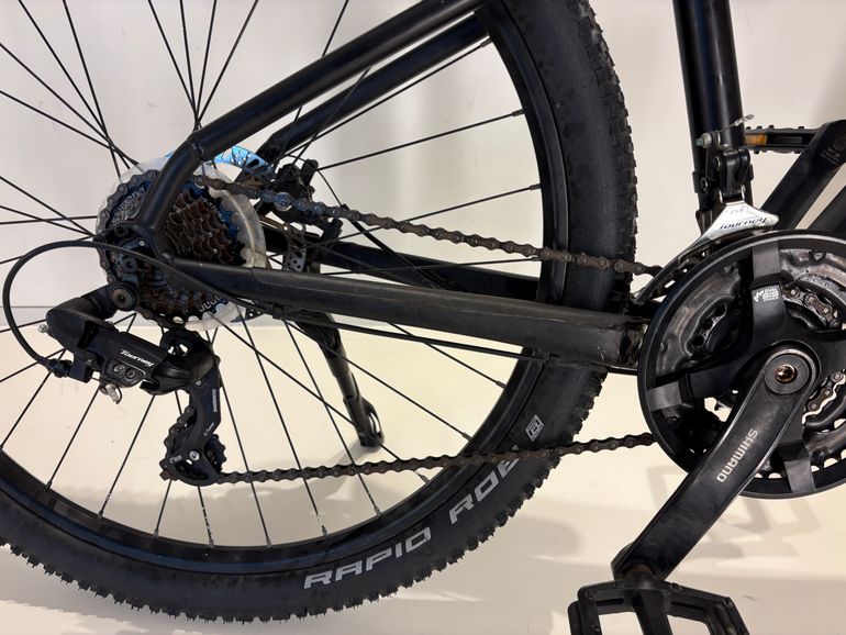 Used Trek Marlin 4 2022 2022 Mountainbike, Black, 27.5, 29 — image 6 of 8