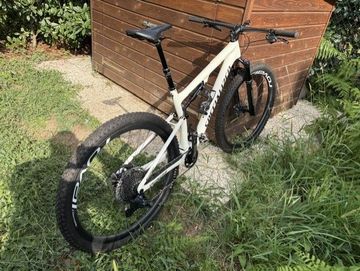 Used Specialized Epic Pro 2023 2023 Mountainbike, White, 29 — image 6 of 6