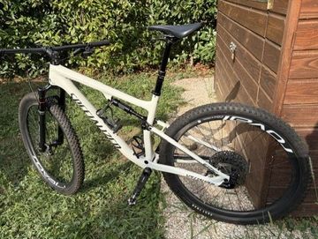 Used Specialized Epic Pro 2023 2023 Mountainbike, White, 29 — image 5 of 6